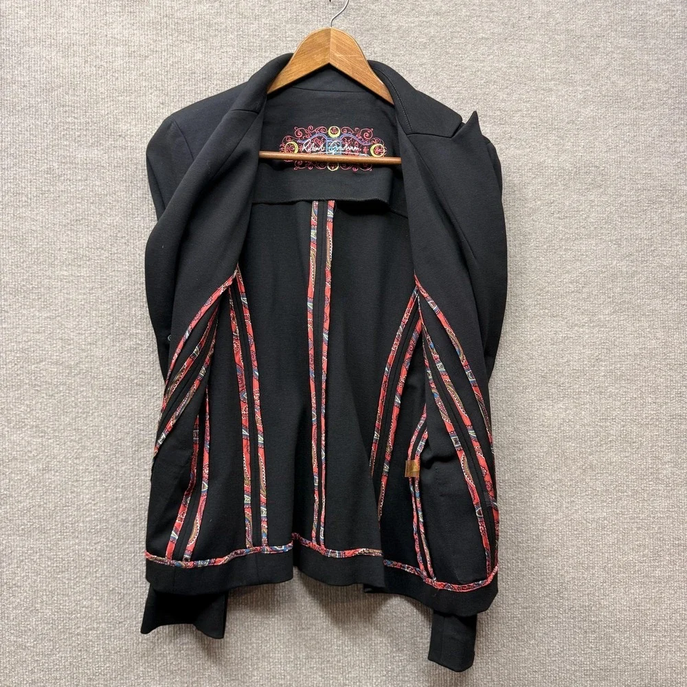 Robert Graham stretch lighting